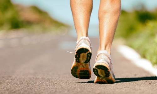 camminata sulla strada